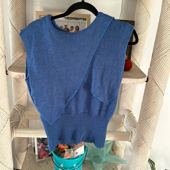 Tops - Vintage blue sleeve less top